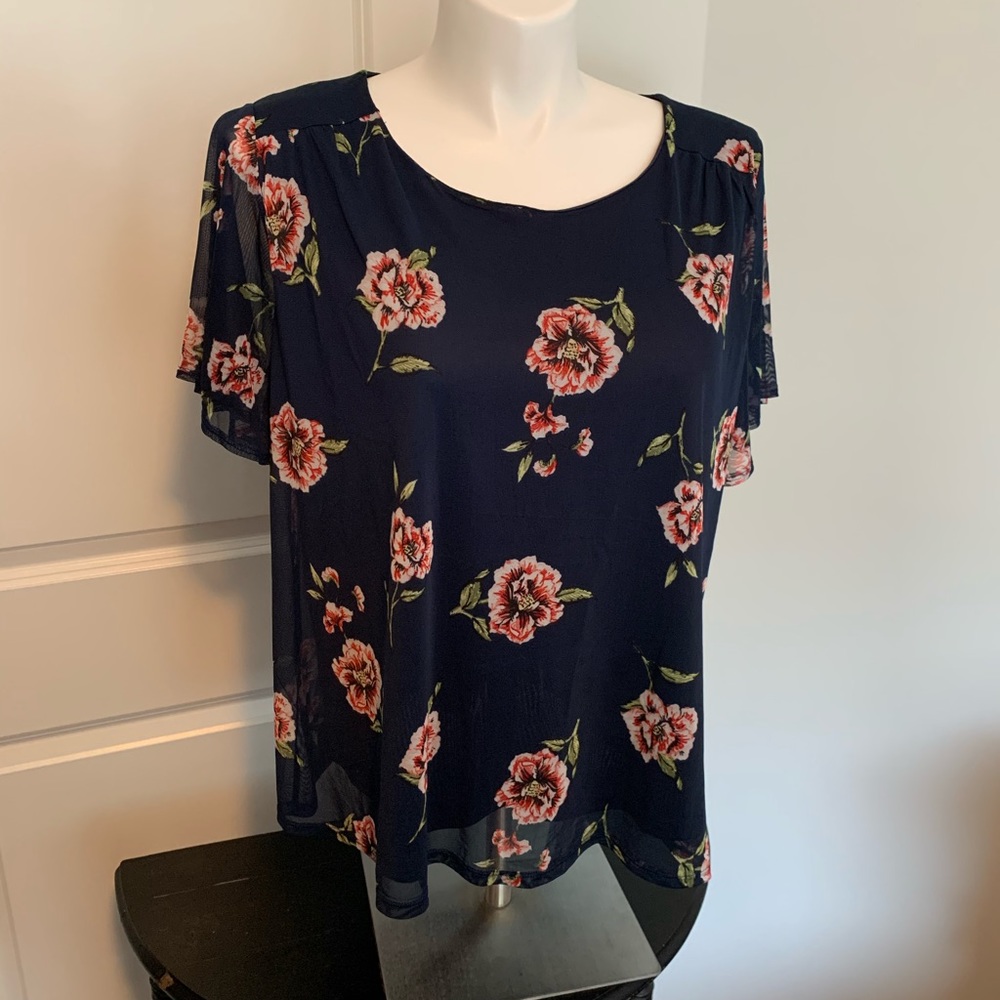 Papermoon (StitchFix) 2X Navy Floral Top